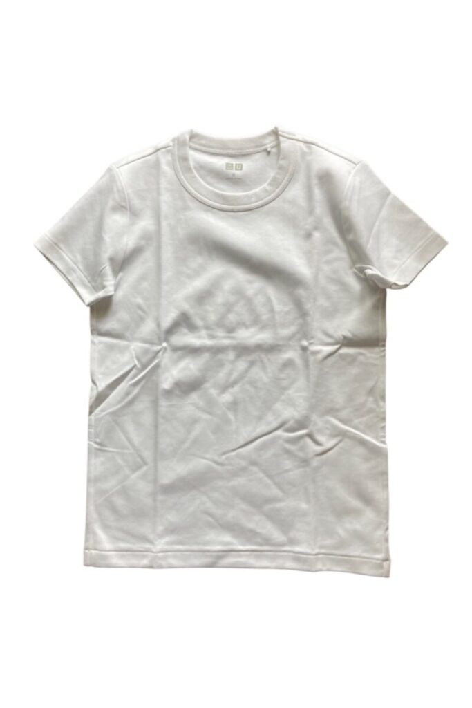ユニクロUの白いTシャツ